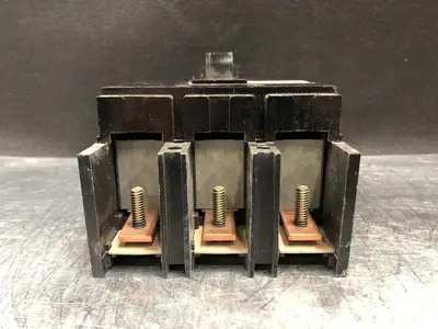 USED SQUARE D Q2M3225MN