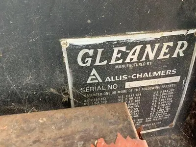USED 1976 GLEANER MODEL L