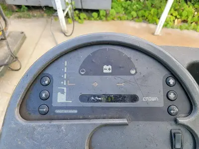 USED 2000 CROWN RR5000