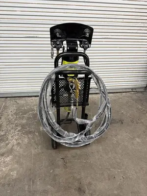 Sames & Kremlin Paint Pump & Sprayer (LIKE NEW)