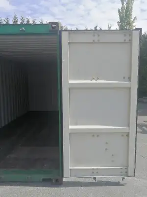 20 ft Standard Shipping Container - EISU2057638