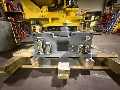 USED 2014 FANUC R-2000IB/210F + R30IB