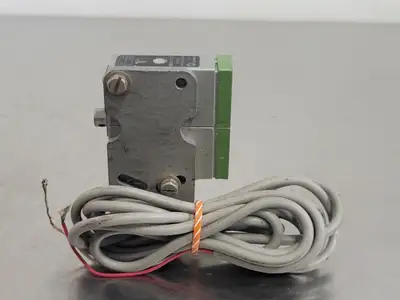USED OMRON E3S-LS20XE1