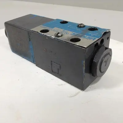 USED VICKERS DG4V-3-2AL-M-U-HL7-60