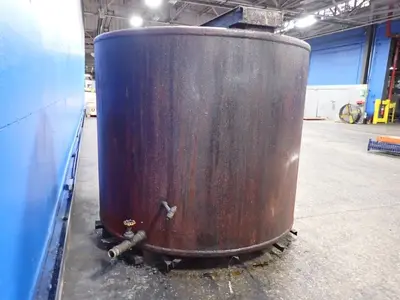 Approx. 1500 Gallons Steel Tank