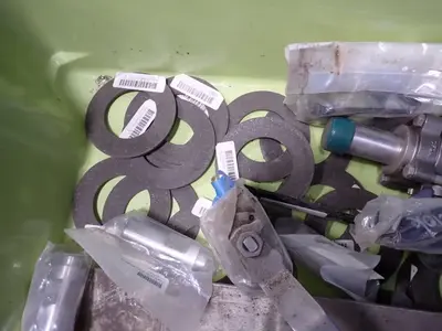 Valves / Hardware
