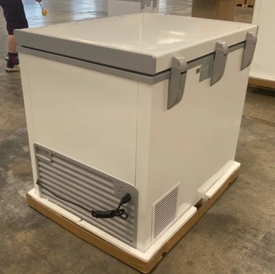 171-0381 35" Solid Top Self Contained Ultra Low Temperature Chest Freezer