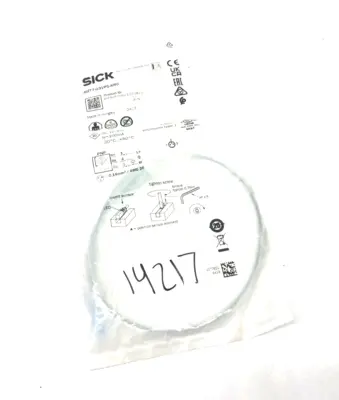 NEW SICK T-SLOT CYLINDER SENSOR PNP 10-30VDC