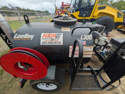 2025 LEEBOY L300T Asphalt Distributor | Mid South Machinery (2)