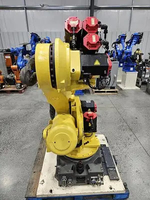 USED 2010 FANUC R-2000IB/210F