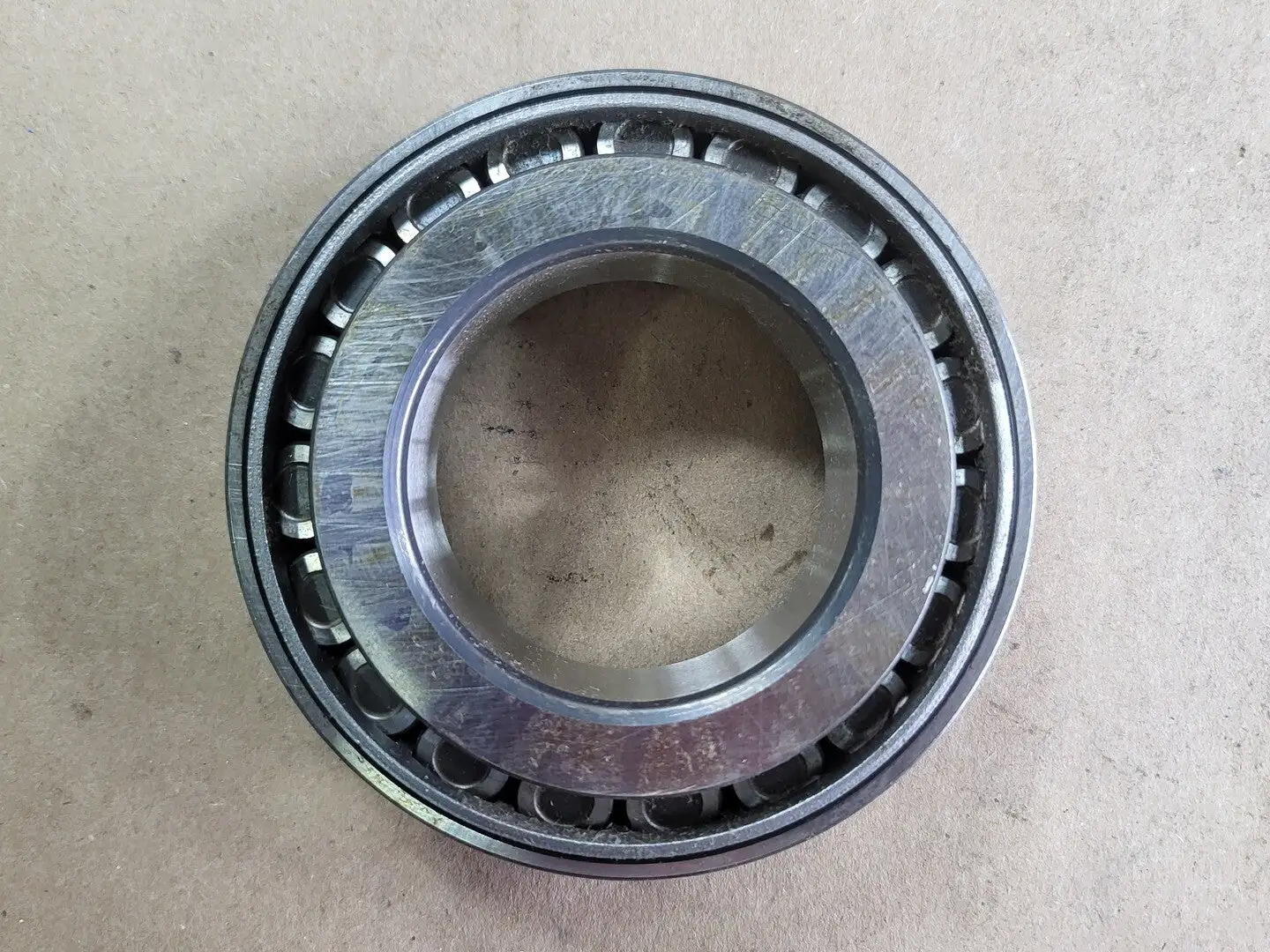 NEW SKF 32209 J2/Q