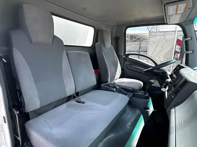 Used 2019 ISUZU NQR Reefer Trucks Florida US | Truck and Van Outlet #1509194