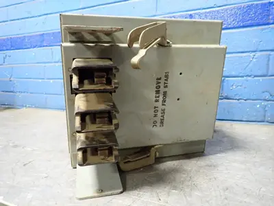 General Electric 30 A Bus Plug