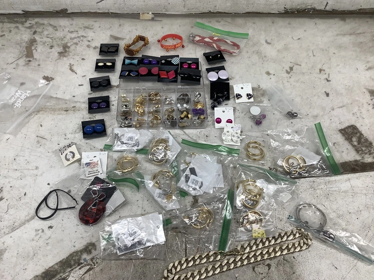 Used _UNKNOWN_ _UNKNOWN_ Jewelry & Gemstones Michigan US | Miedema Asset Management Group #1406521