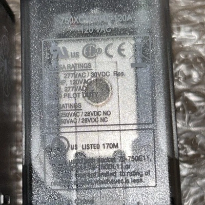 NEW Schneider Electric 750XCXRM4L
