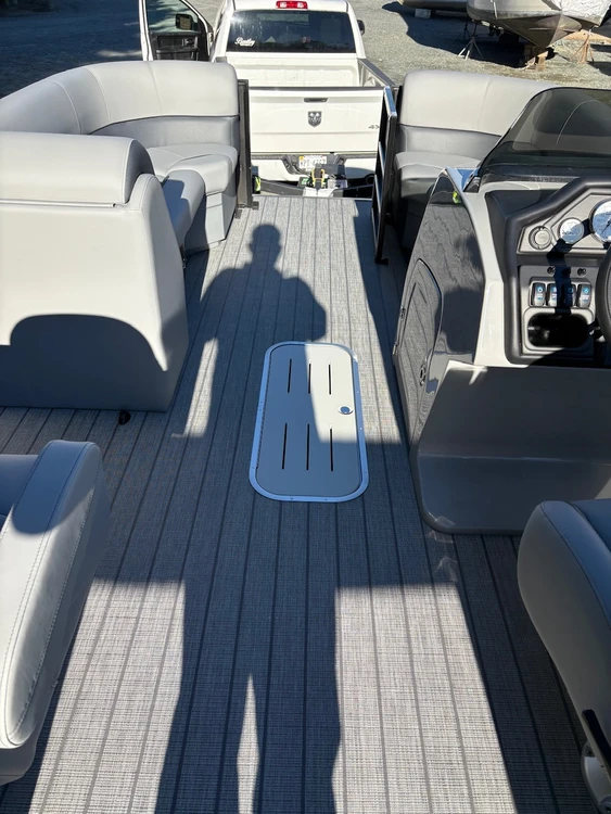 New | in-Stock 2026 BENTLEY PONTOONS 223 NAVIGATOR Boats (Misc) Virginia US | Affordable Outdoors #1638046