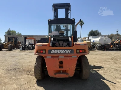 Used 2011 DOOSAN D110S-5 Internal Combustion Forklifts: Pneumatic Tire California US | Mittry Construction #1363446