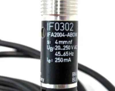 NEW EFECTOR IF0302 IFA2004-ABOW INDUCTIVE SENSOR IFA2004ABOW