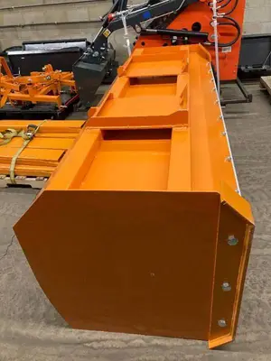 WOLVERINE Snow Pusher 2025