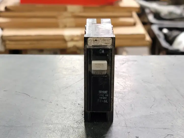 Used BRYANT BR140 Switchgears British Columbia CA | Lenmark #241622