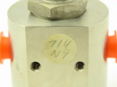 Honeywell Skinner 714N9 Solenoid Valve 3-Way NC 1/8" NPT Stainless Steel