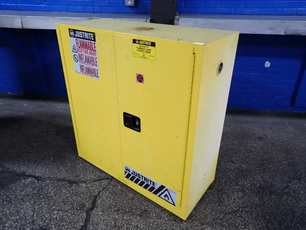 Used JUSTRITE 893000 Cabinets Ohio US | HGR 24 #1147837
