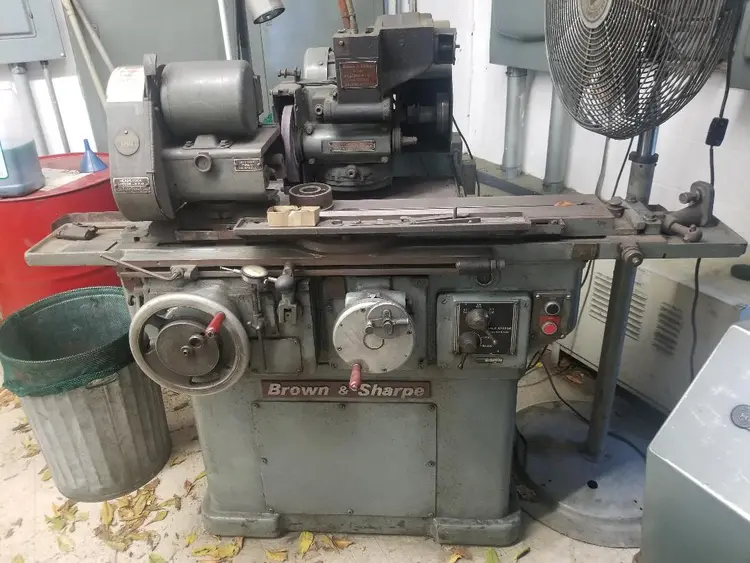 Used 1978 Brown & Sharpe 814 U VALUEMASTER, I.D. ATT., I.D. SPINDLE, Cylindrical Grinders Including Plain & Angle Head New Jersey US | Machinery Values #302771