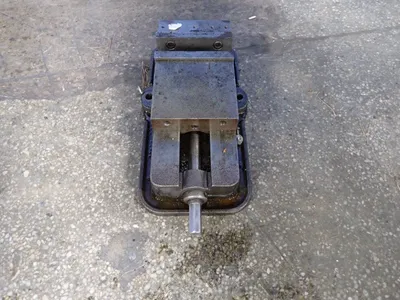 Kurt 6" Vise