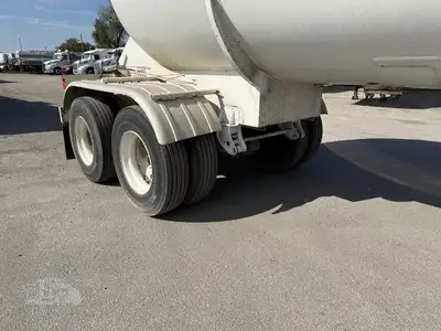 Used 1970 LUBBOCK _UNKNOWN_ Tanker Trailers Indiana US | Lakeshore Equipment Sales #1546595