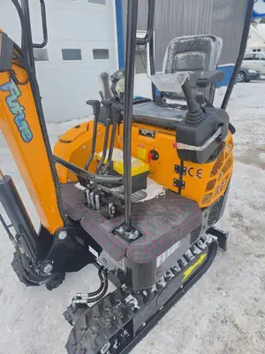 Future Mini Excavator (FT16P)