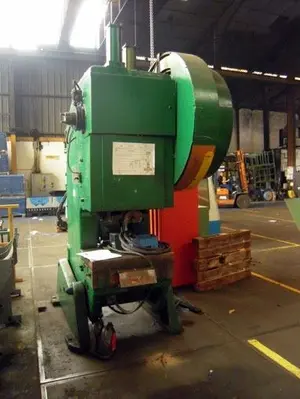 USED COFMO 100 TON