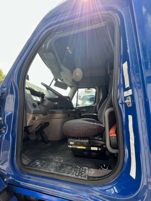 Used 2012 FREIGHTLINER CASCADIA Conventional trucks Florida US | Proxy Equipment #1384944