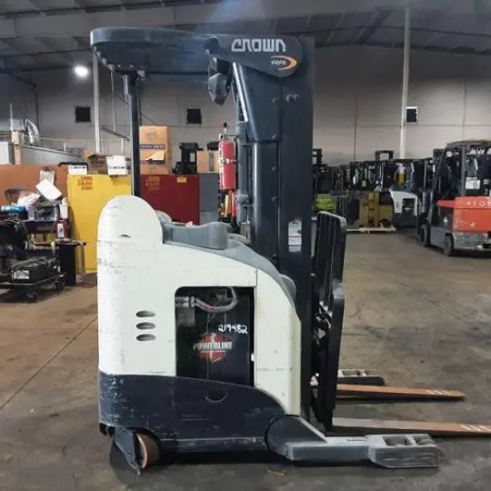 USED 2019 CROWN RR5725-45