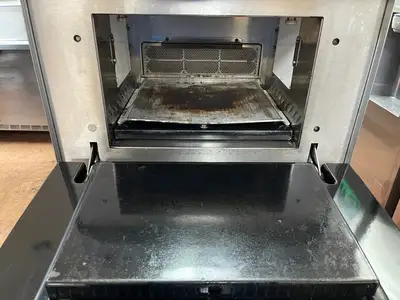 Used Merrychef Used Merrychef 402S High-Speed Accelerated Cooking Countertop Oven 220V Electric Ovens Illinois US | Falcon Restaurant Supply #1376210