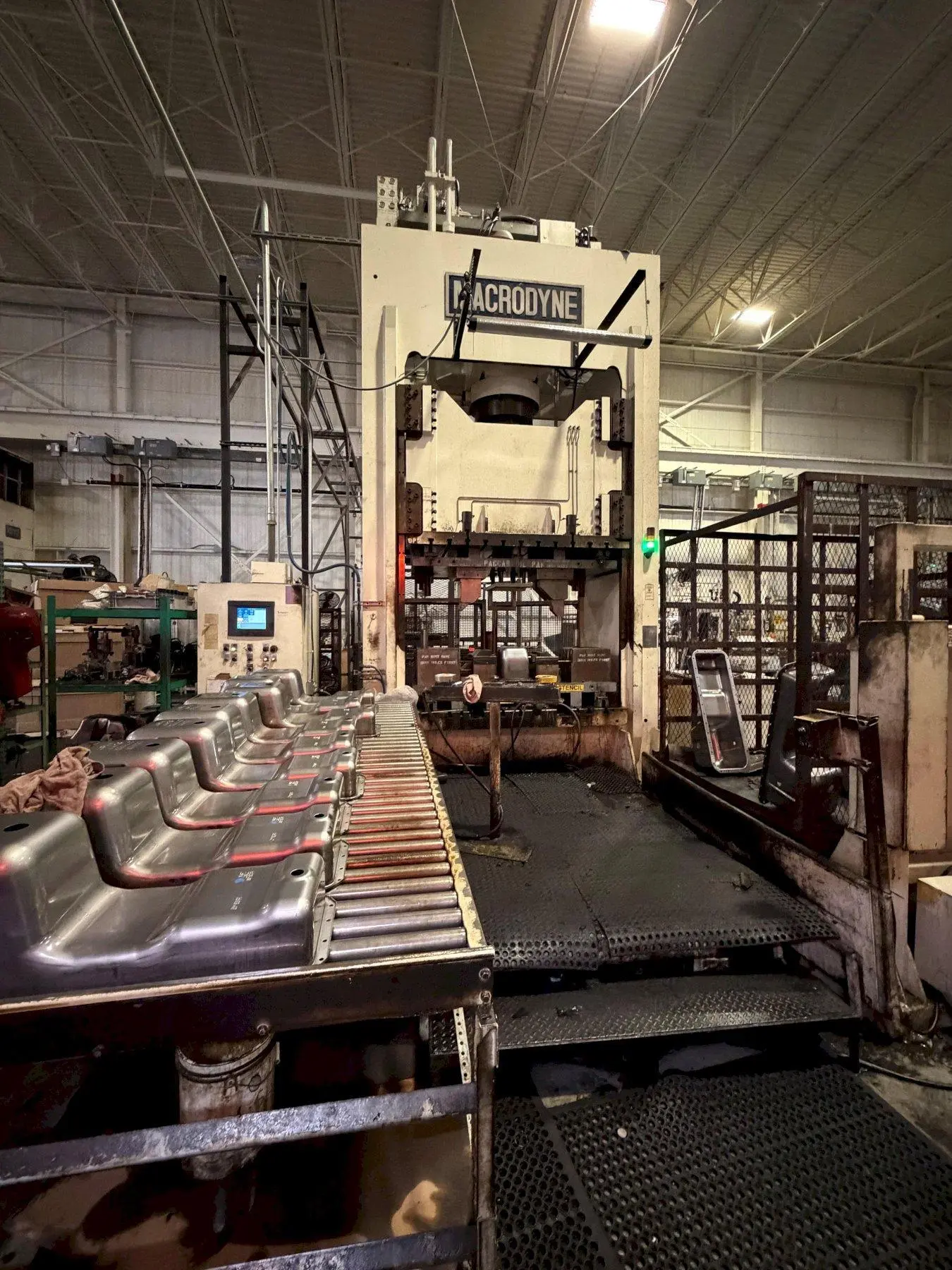 300 TON MACRODYNE MPZ300-2 STRAIGHT SIDE HYDRAULIC PRESS. STOCK # 0431526