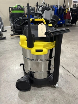Tornado 8 Gallon Wet/Dry Vacuum 94208 NEW