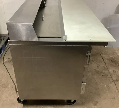 152-0220 Beverage-Air SP72-18C Sandwich/Salad Prep Table