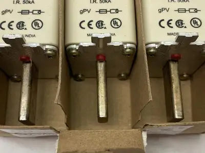 USED COOPER BUSSMANN DUAL-INDICATOR PHOTOVOLTALC FUSE 200A 1000V