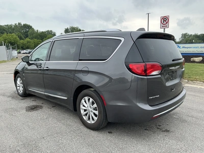 USED 2019 CHRYSLER PACIFICA