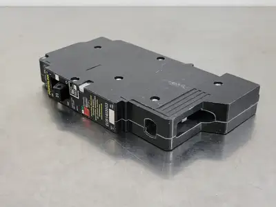 Used SCHNEIDER ELECTRIC ECB14020G3 Switchgears British Columbia CA | Lenmark #241420