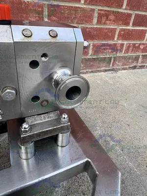 USED IDEX WRIGHT FLOW S1L ROTARY LOBE W/STAINLESS 1/2 HP MOTOR, CONTROLLER