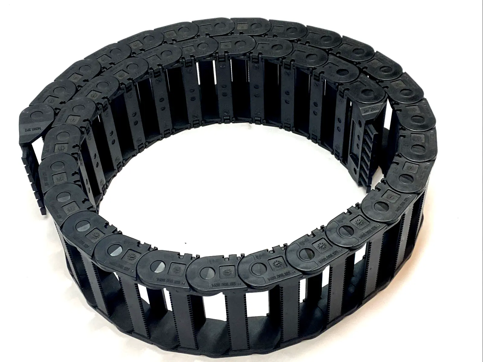 USED IGUS E2 MEDIUM ENERGY CHAIN CABLE CARRIER 37 LINKS