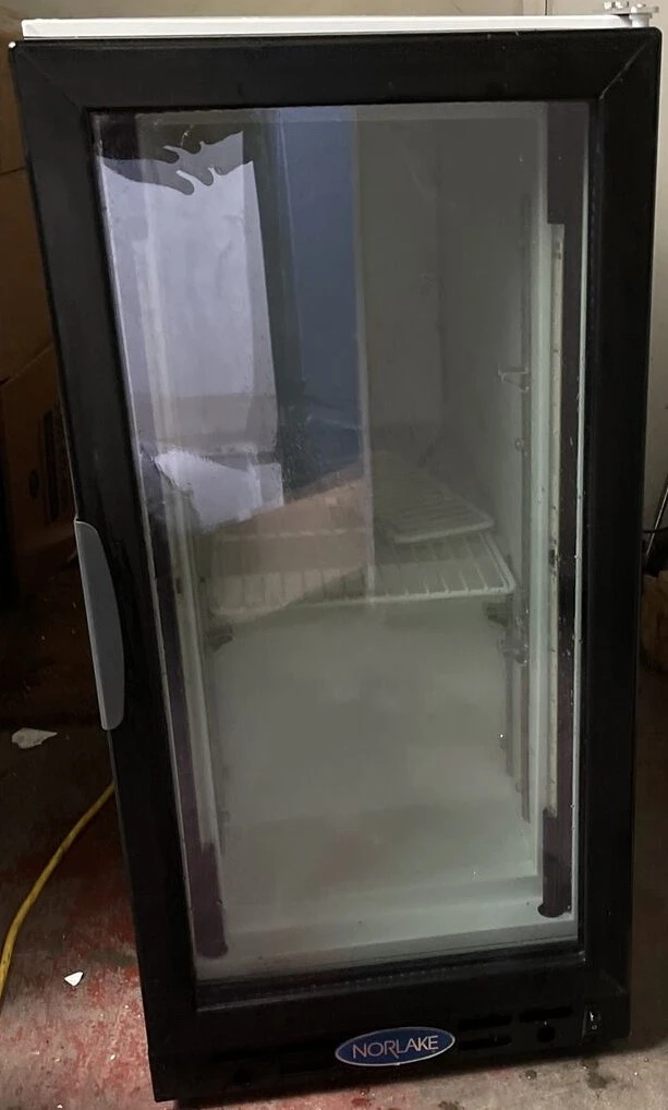174-0063 Norlake NLCT55 Countertop Glass Door Commercial Self Contained Freezer