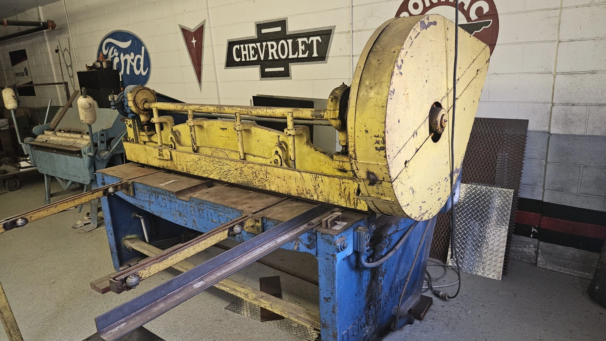 USED PECKSTOW MANUAL/MECHANICAL SQUARING SHEAR