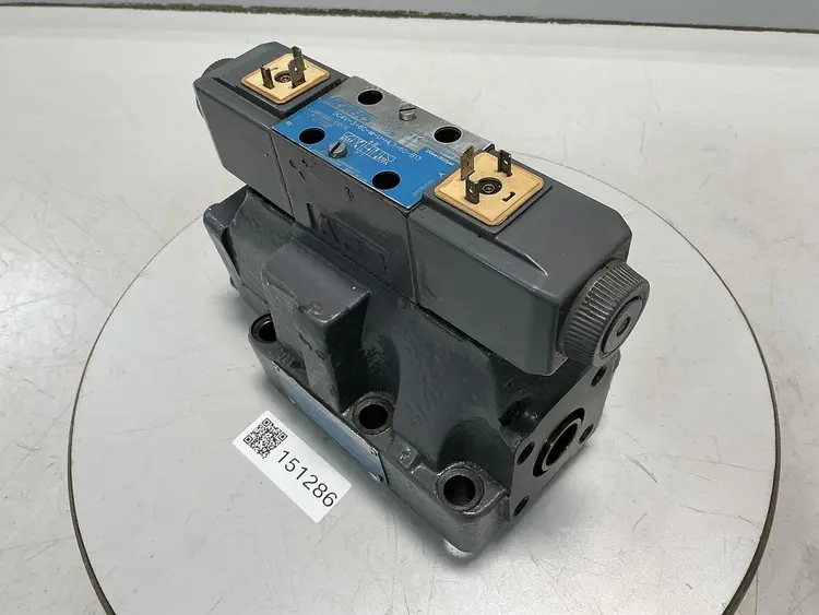 Used VICKERS DG4V-3-6C-M-U-HL7-60-B13 Valves/Fittings Michigan US | Ideal Machinery #689501