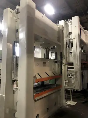 300 TON PACIFIC HYDRAULIC PRESS