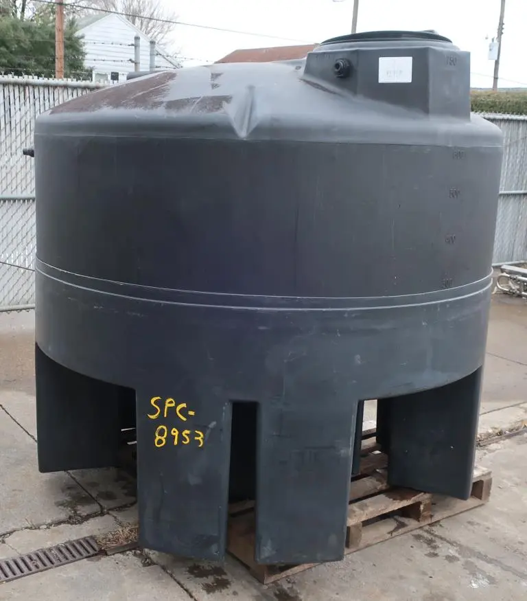 SPC8953  Tank 750 gallon vertical tank, Polypropylene, dome