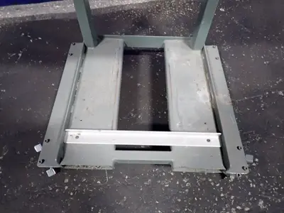 20" X 20" Stand