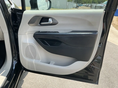 Used 2020 CHEVROLET PACIFICA Vans Michigan US | Miedema Asset Management Group #1321281