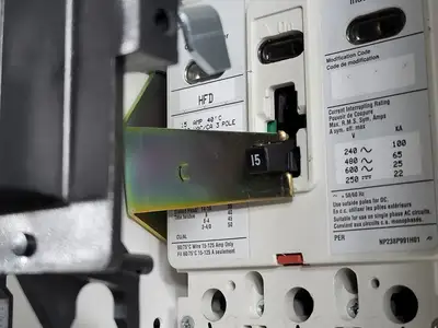 30/15A, 3 Pole, 600V Circuit Breaker HFD Bucket for Freedom 2100 MCC Frame